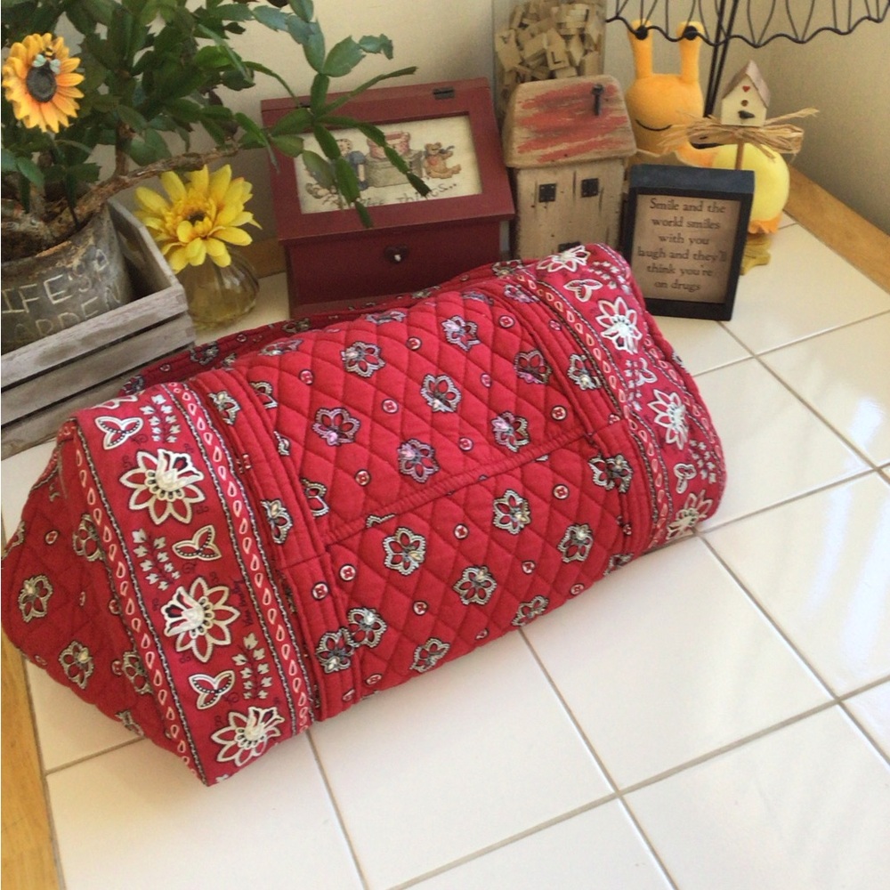 ‘Vera Bradley’ Quilted Red Bandana Duffel Bag - Picture 5 of 9